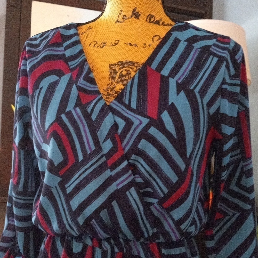 Everly Blue & Fuchsia Graphic Block Print Roll Up Sleeve Pull On Mini Dress - Picture 7 of 15